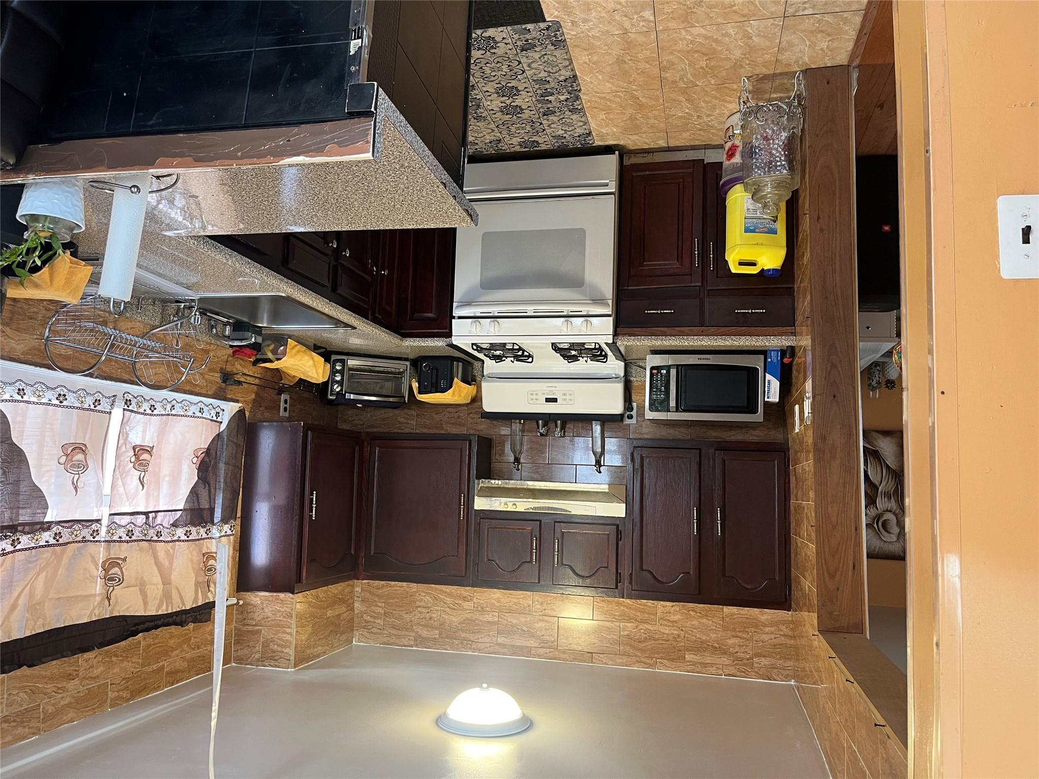 Single Family Bruner  Bronx, NY 10466, MLS-846813-8