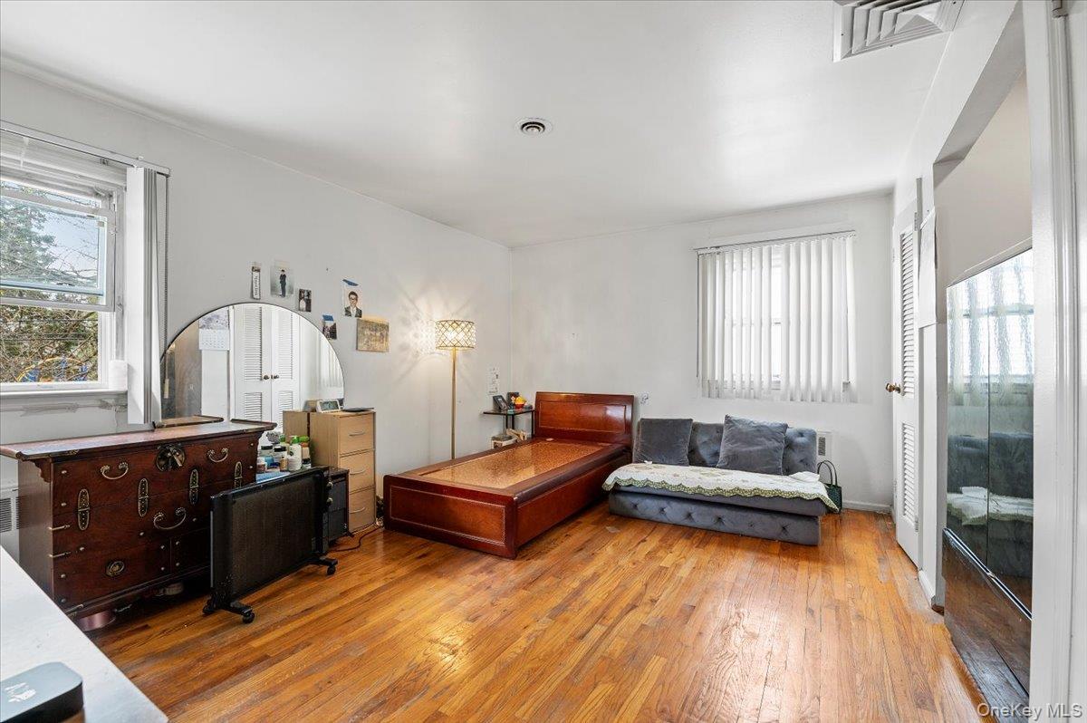 Single Family Hilary  Nassau County, NY 11590, MLS-846816-10