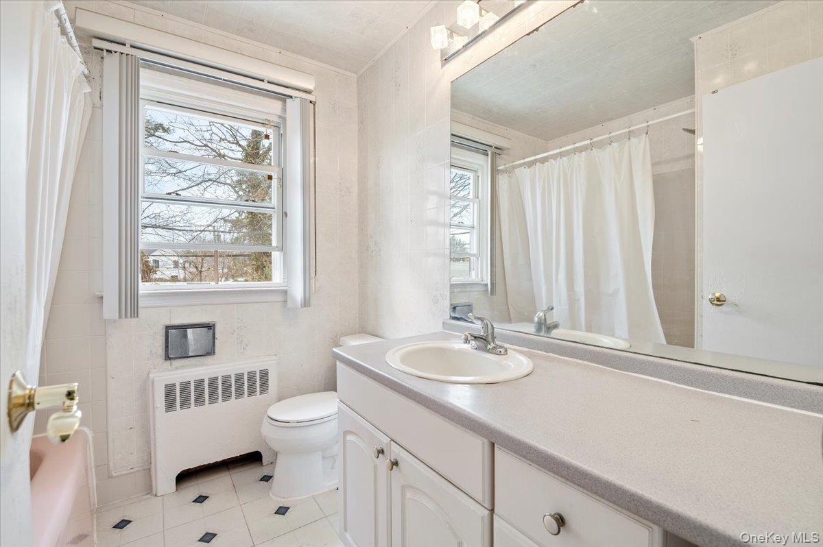 Single Family Hilary  Nassau County, NY 11590, MLS-846816-11