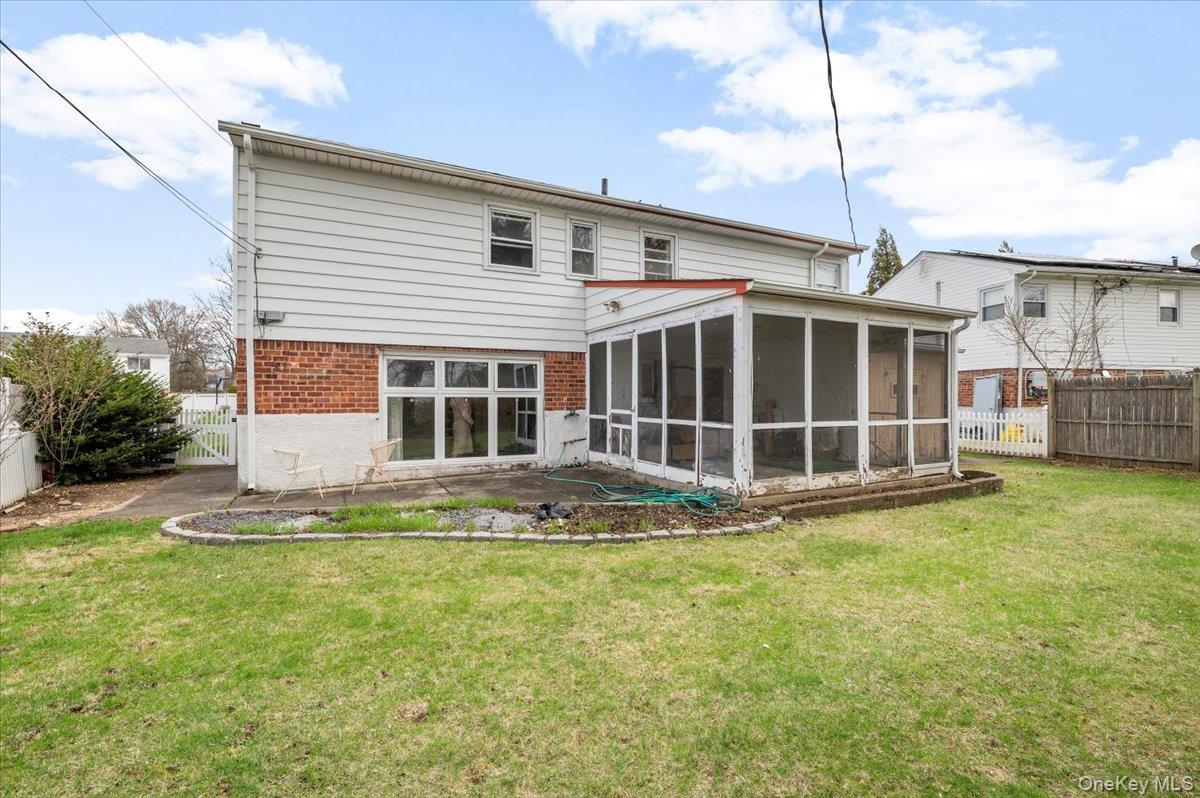 Single Family Hilary  Nassau County, NY 11590, MLS-846816-23