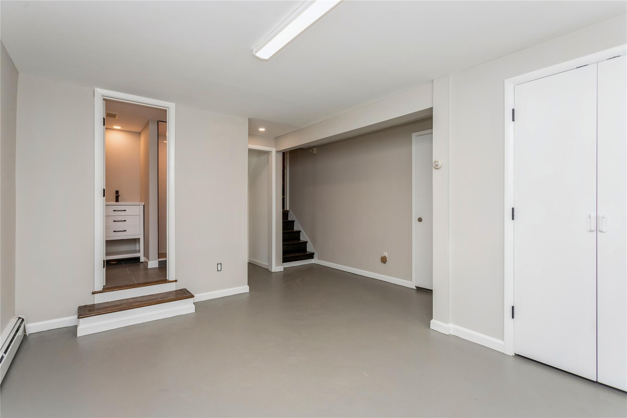 Single Family Warren  Westchester County, NY 10594, MLS-846821-25