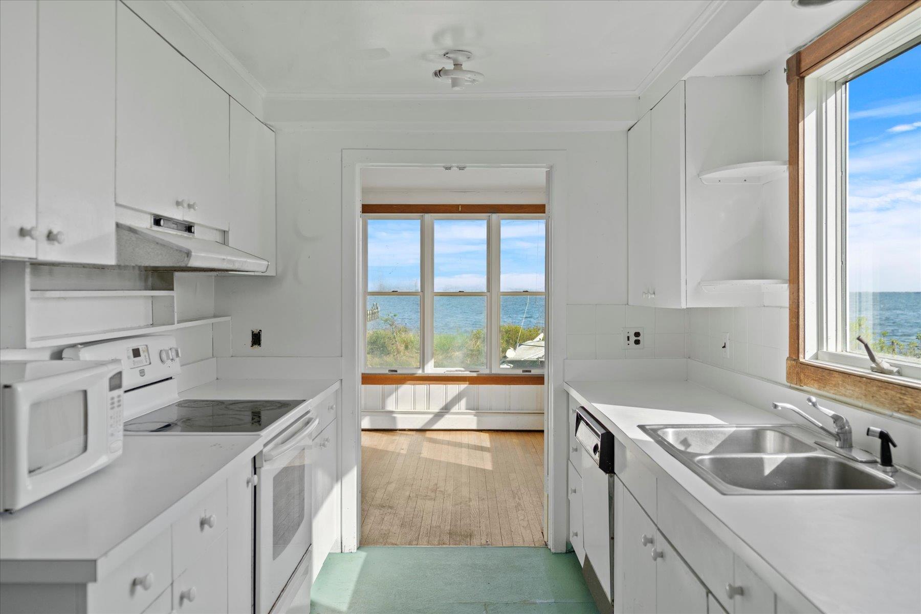 Single Family Shore  Suffolk County, NY 11713, MLS-846838-8