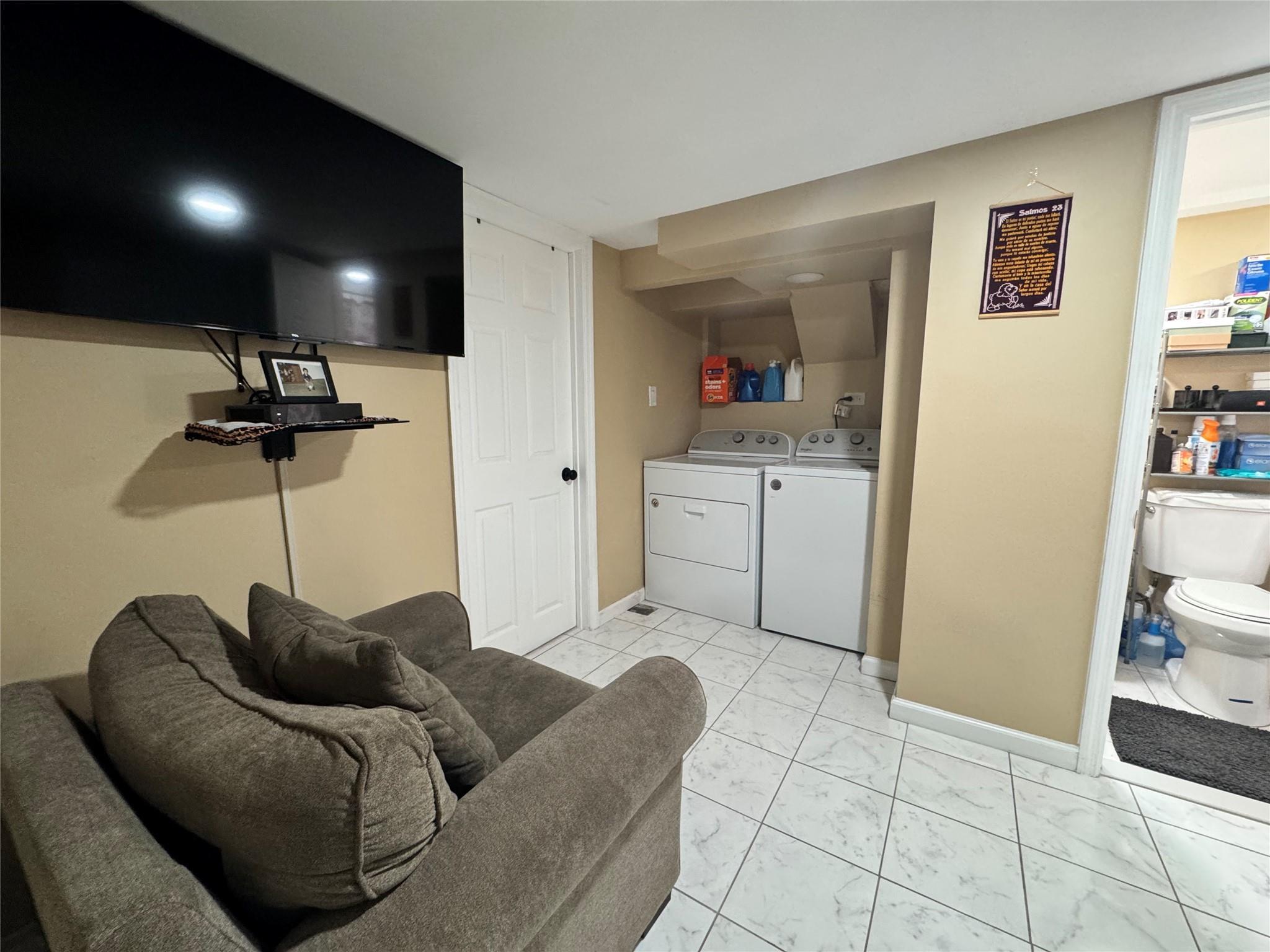 Single Family Cedar  Suffolk County, NY 11726, MLS-846918-13