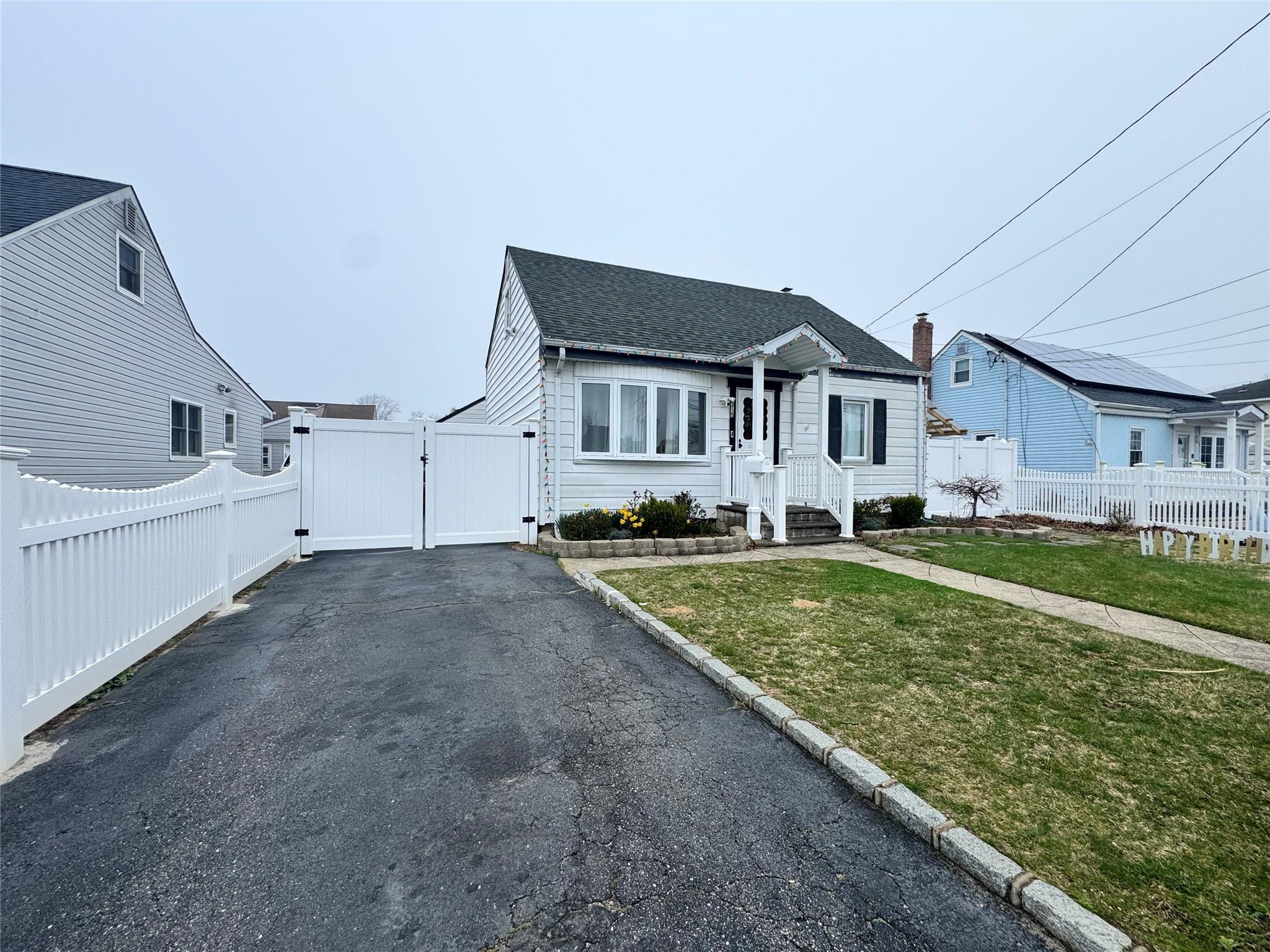 Single Family Cedar  Suffolk County, NY 11726, MLS-846918-2