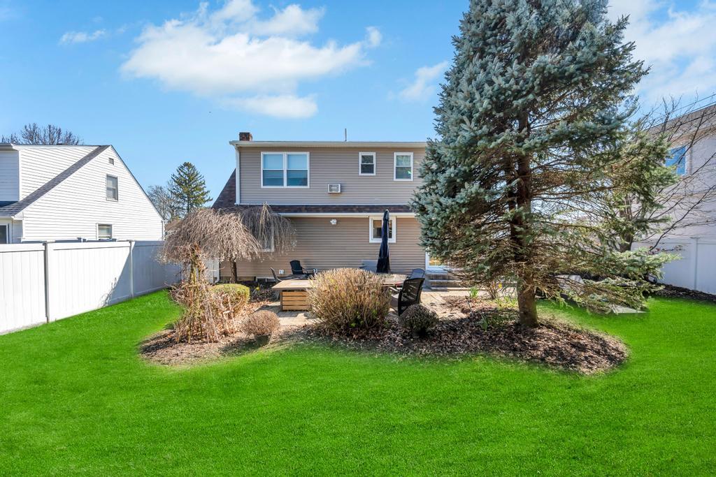 Single Family Spruce  Nassau County, NY 11801, MLS-846926-29
