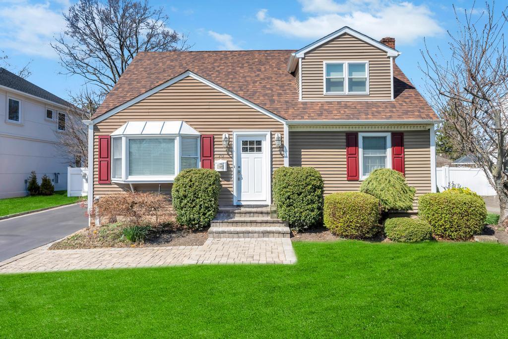 Single Family Spruce  Nassau County, NY 11801, MLS-846926-30