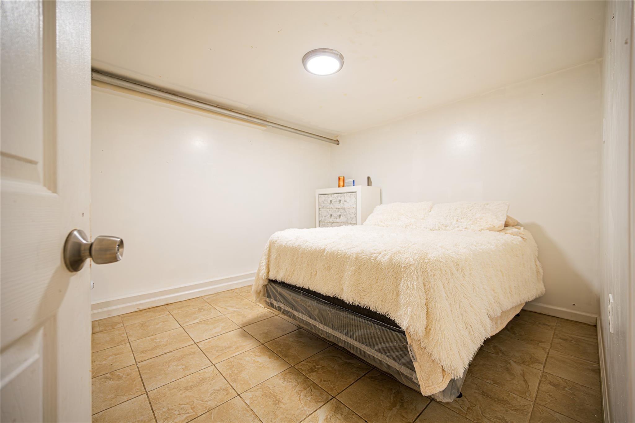 Single Family 95  Queens, NY 11369, MLS-846938-15
