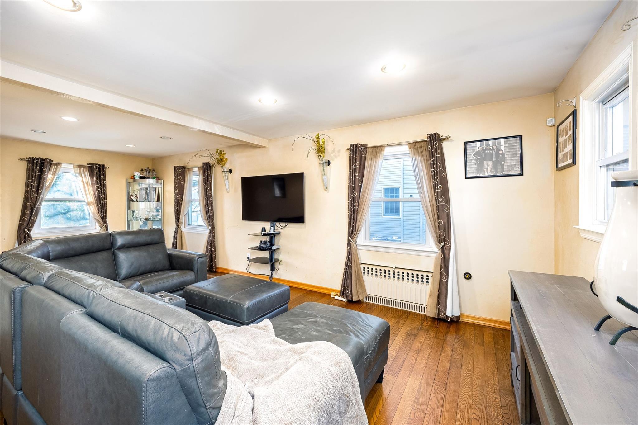 Single Family Ocean  Nassau County, NY 11710, MLS-846961-18