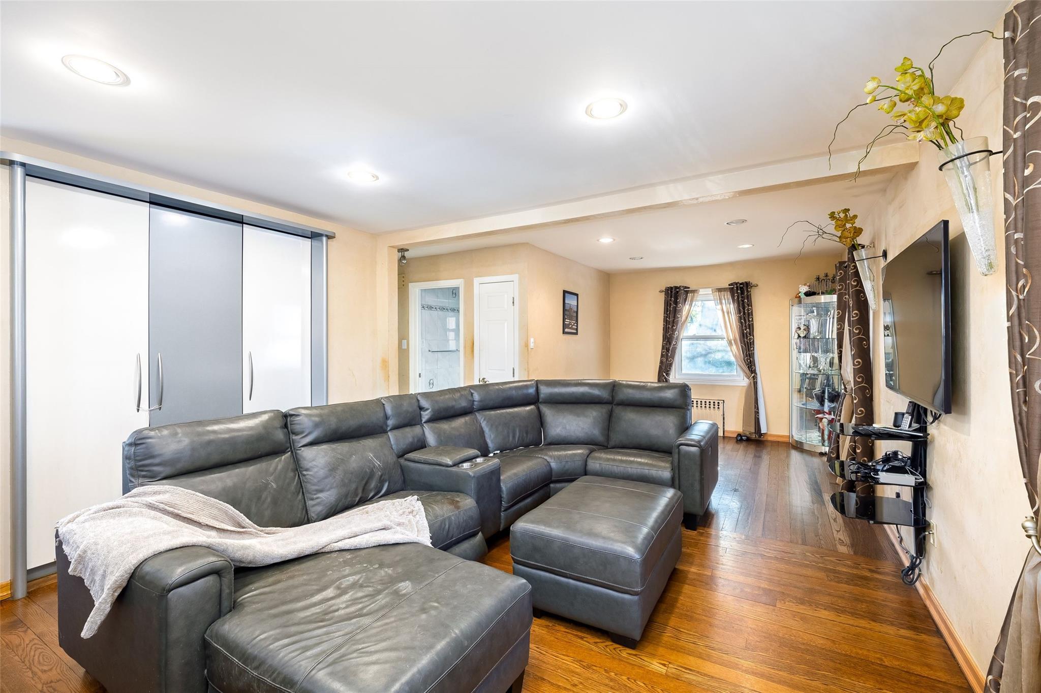 Single Family Ocean  Nassau County, NY 11710, MLS-846961-20