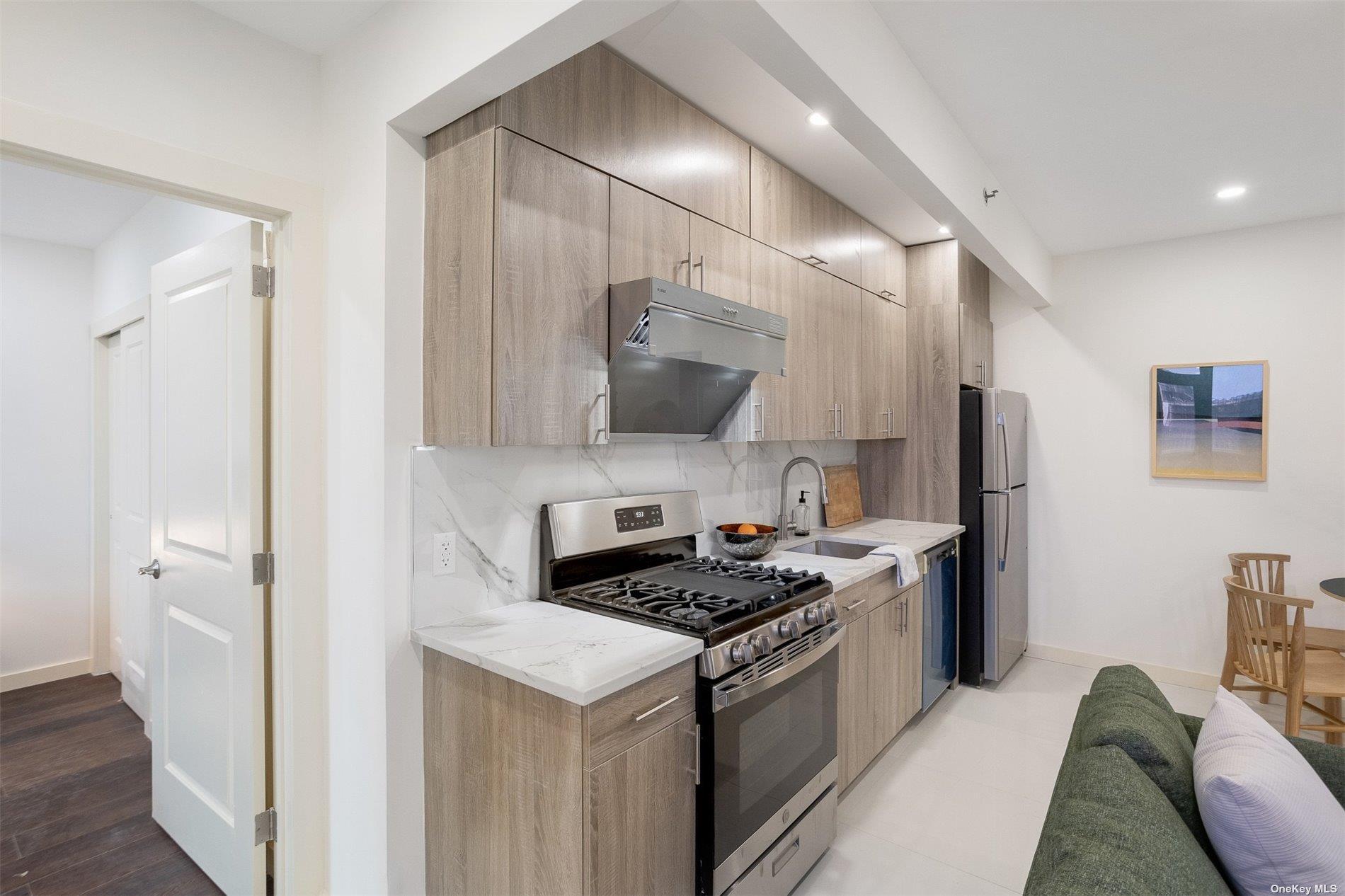 Condo Queens  Queens, NY 11415, MLS-846962-11