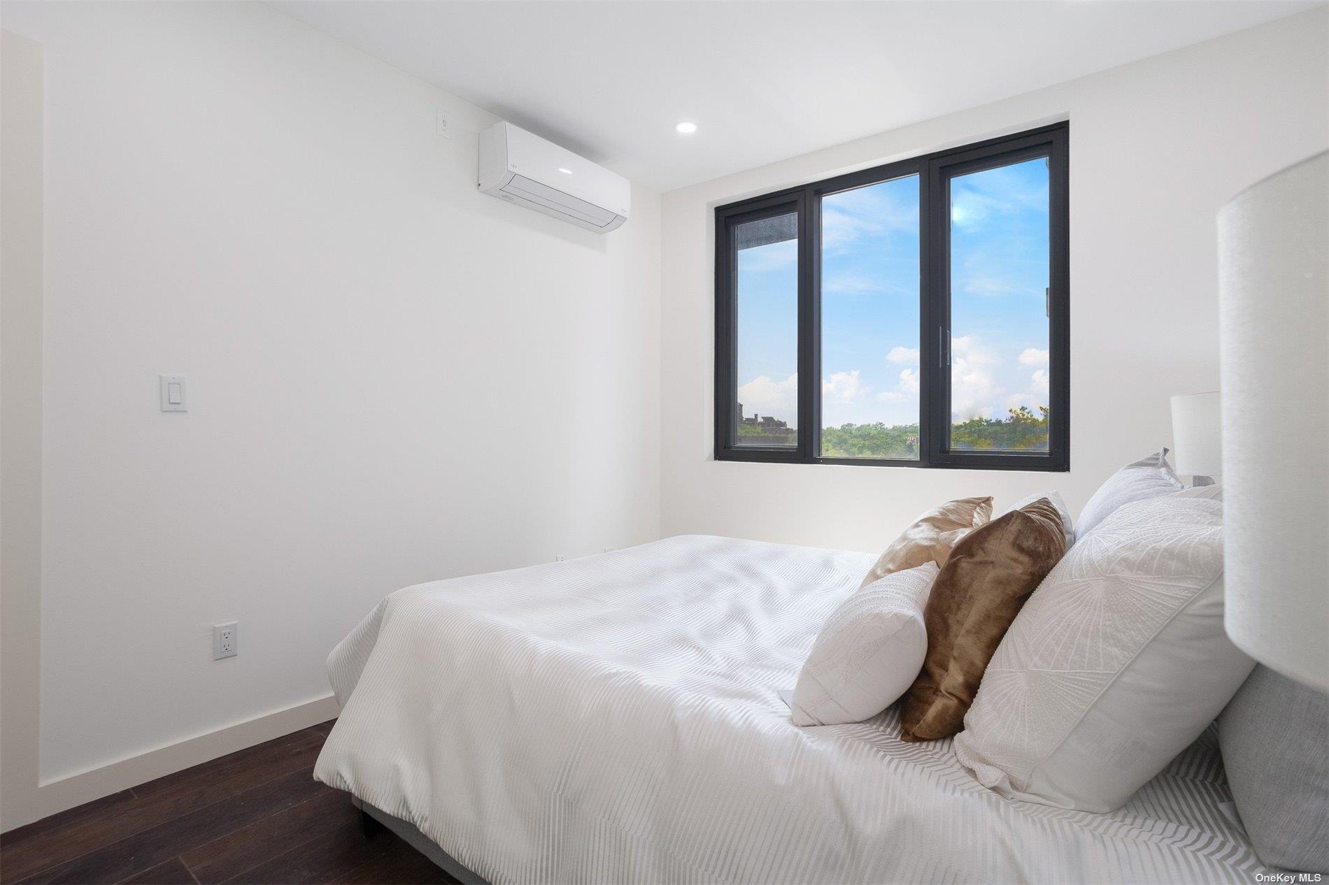 Condo Queens  Queens, NY 11415, MLS-846962-14