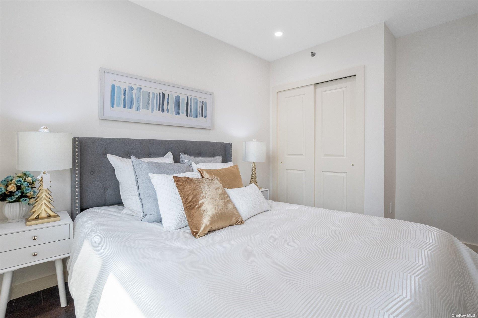 Condo Queens  Queens, NY 11415, MLS-846962-16