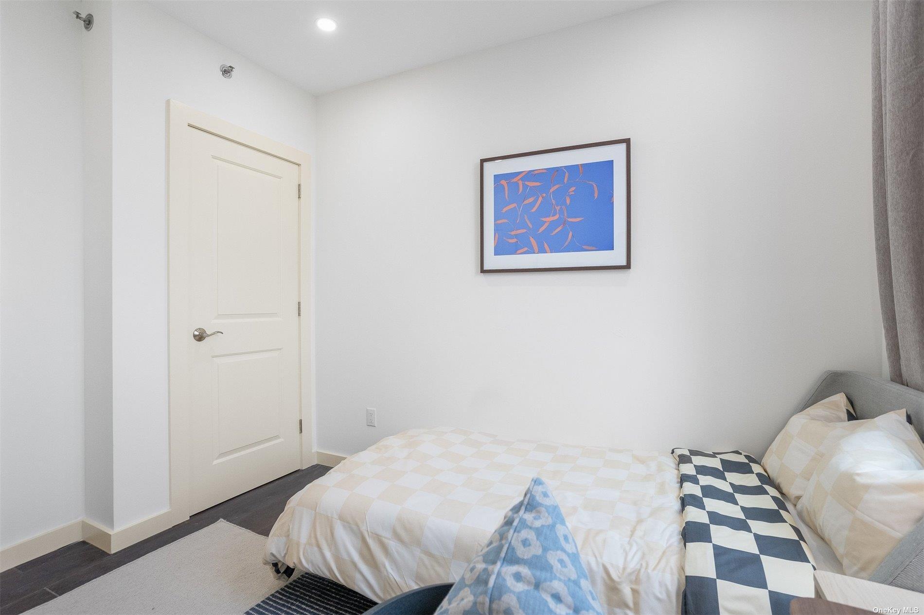 Condo Queens  Queens, NY 11415, MLS-846962-17
