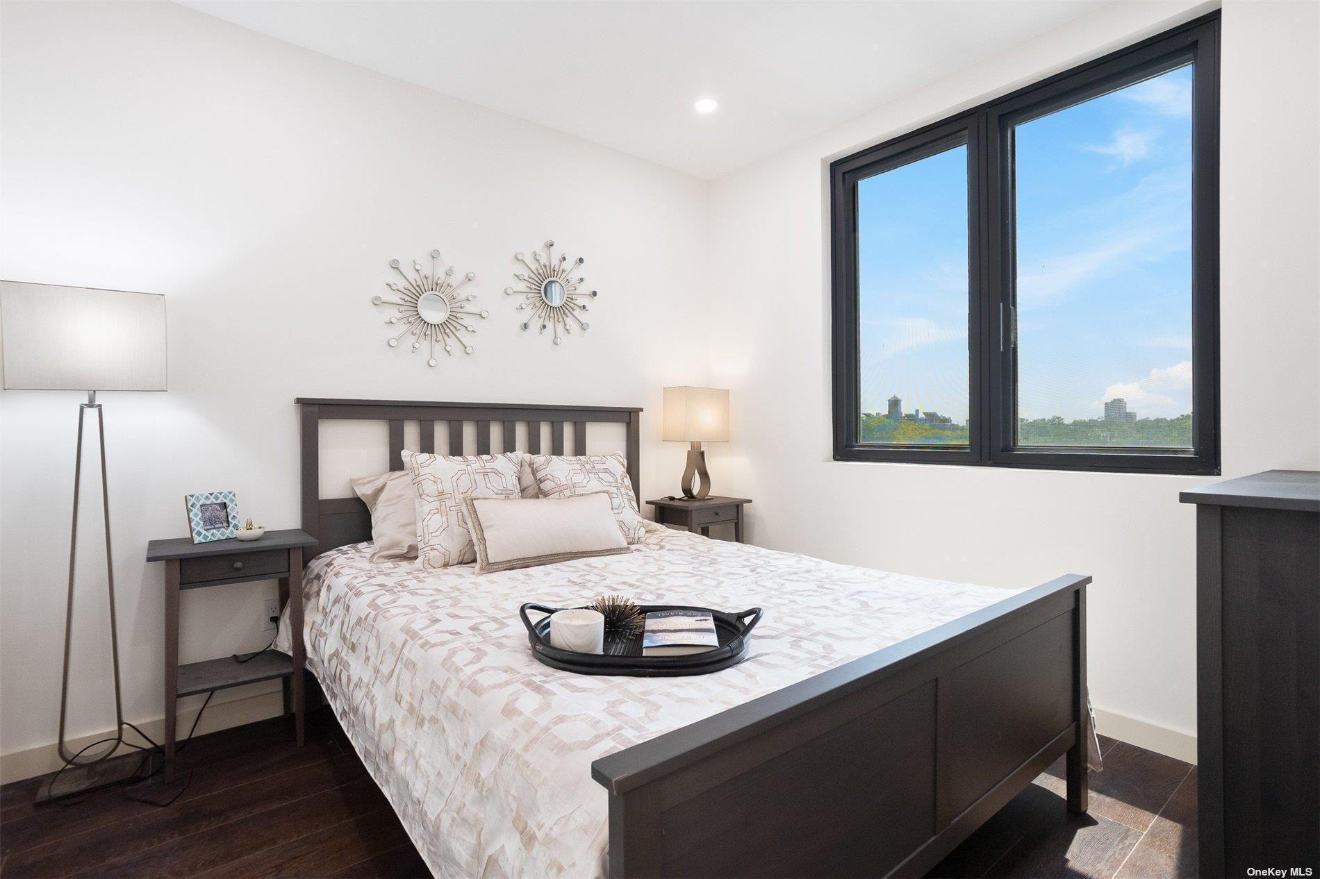 Condo Queens  Queens, NY 11415, MLS-846962-20