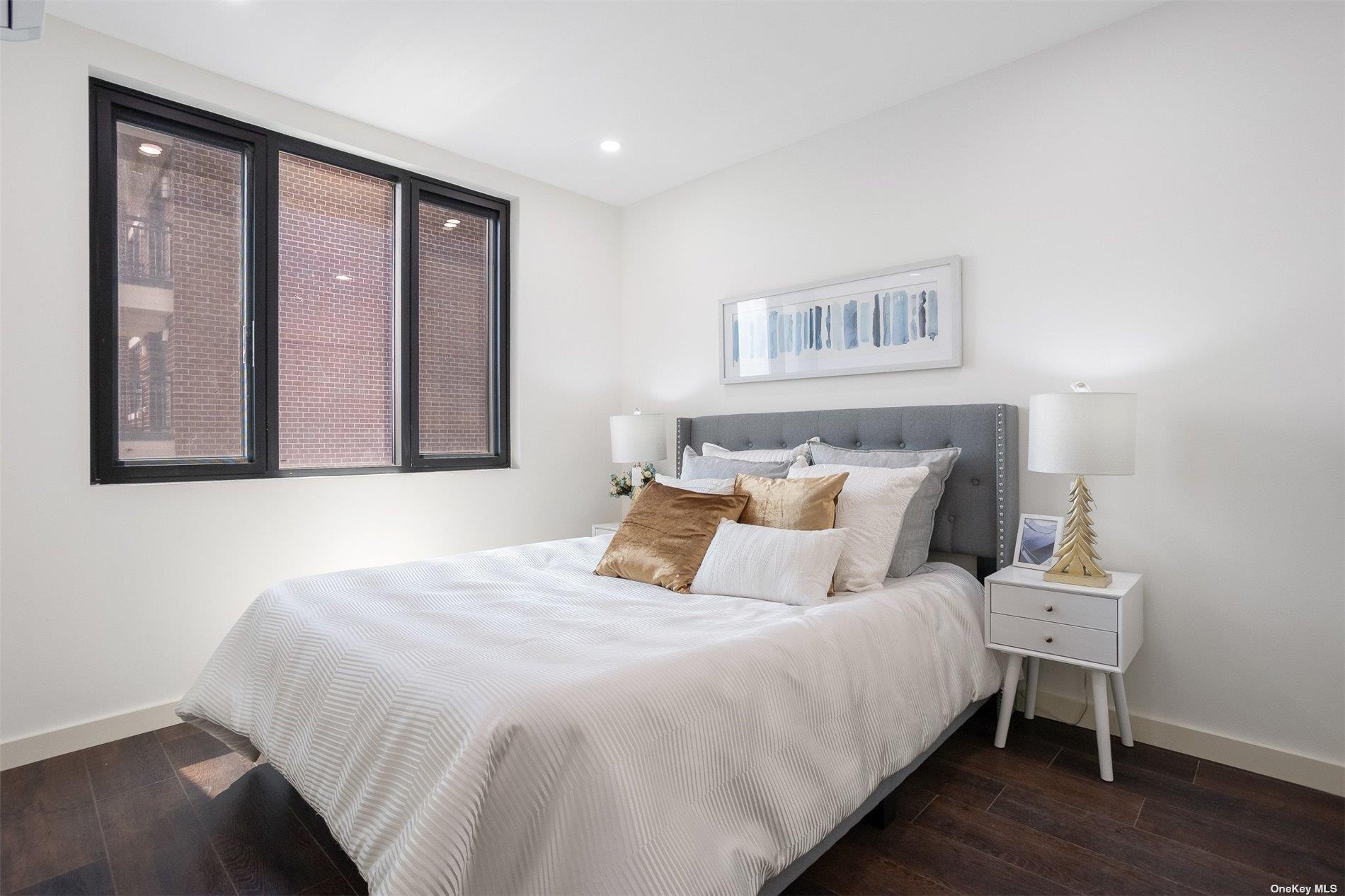 Condo Queens  Queens, NY 11415, MLS-846962-21