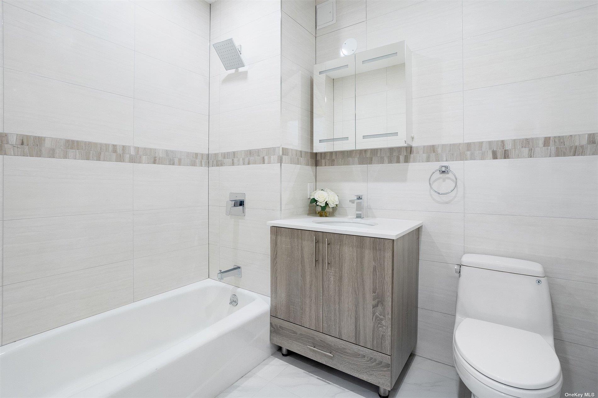 Condo Queens  Queens, NY 11415, MLS-846962-23