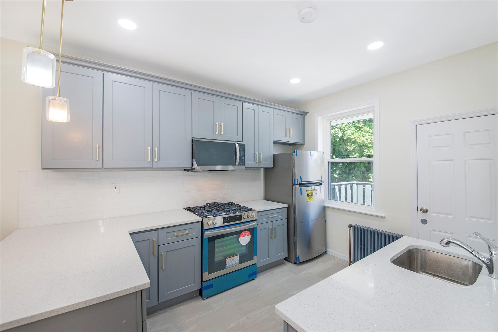Single Family Van Duzer  Staten Island, NY 10304, MLS-846991-7