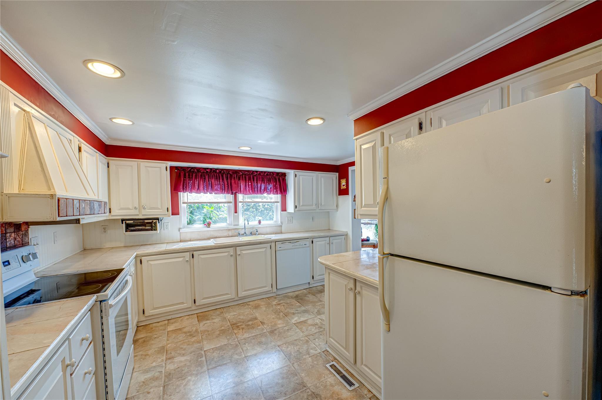 Single Family Middle  Suffolk County, NY 11933, MLS-847031-10