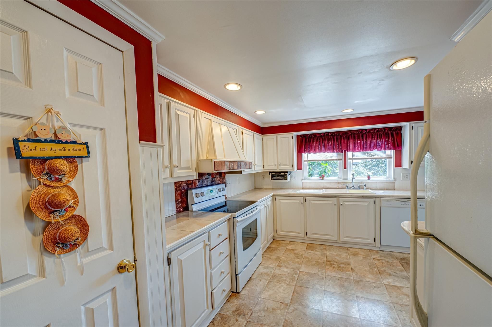 Single Family Middle  Suffolk County, NY 11933, MLS-847031-11
