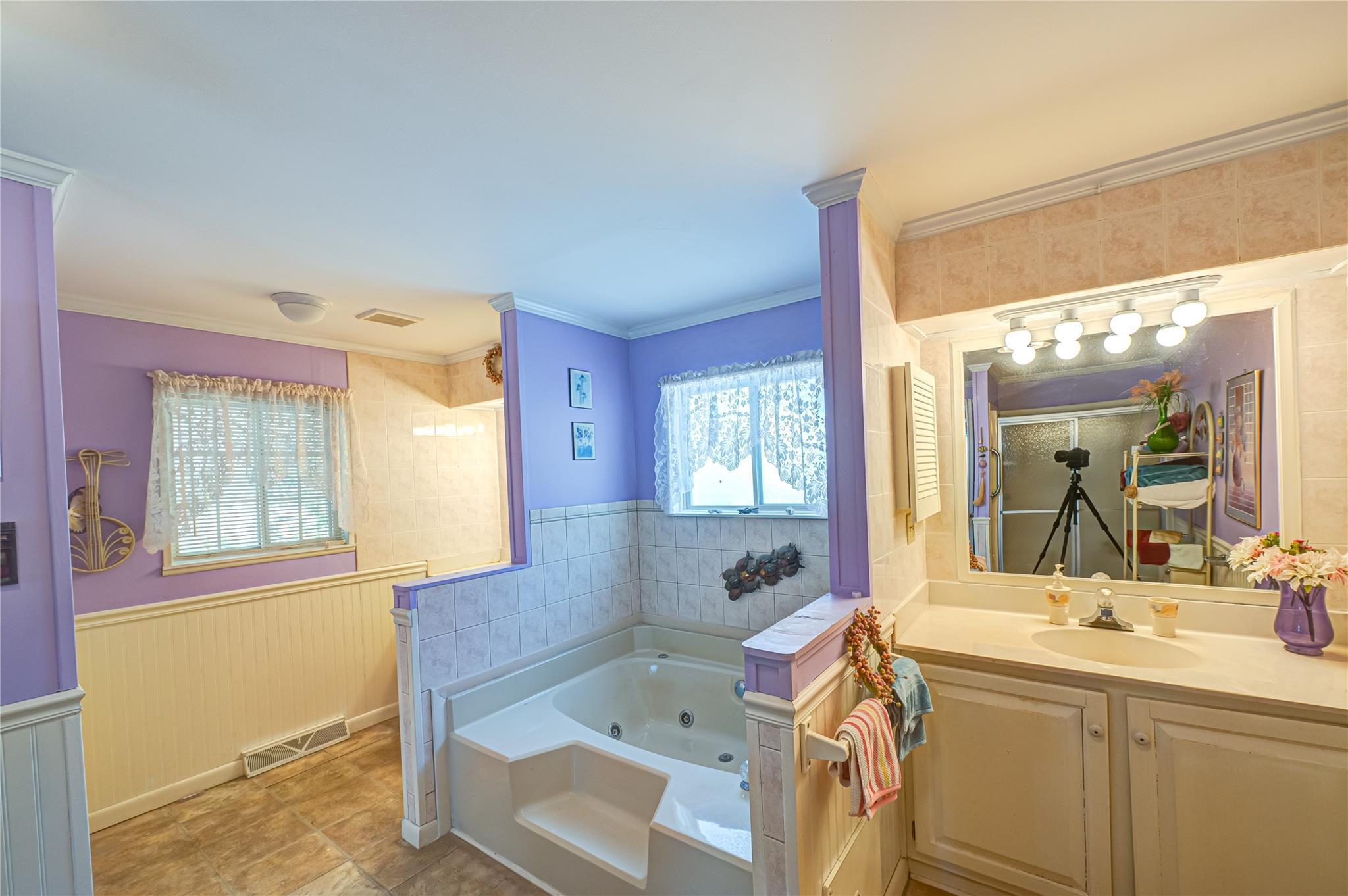 Single Family Middle  Suffolk County, NY 11933, MLS-847031-17