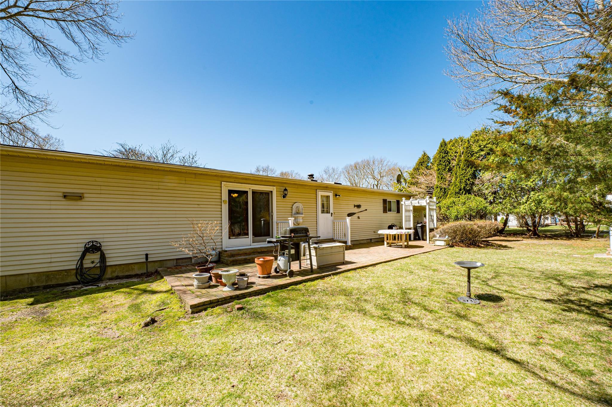 Single Family Middle  Suffolk County, NY 11933, MLS-847031-26