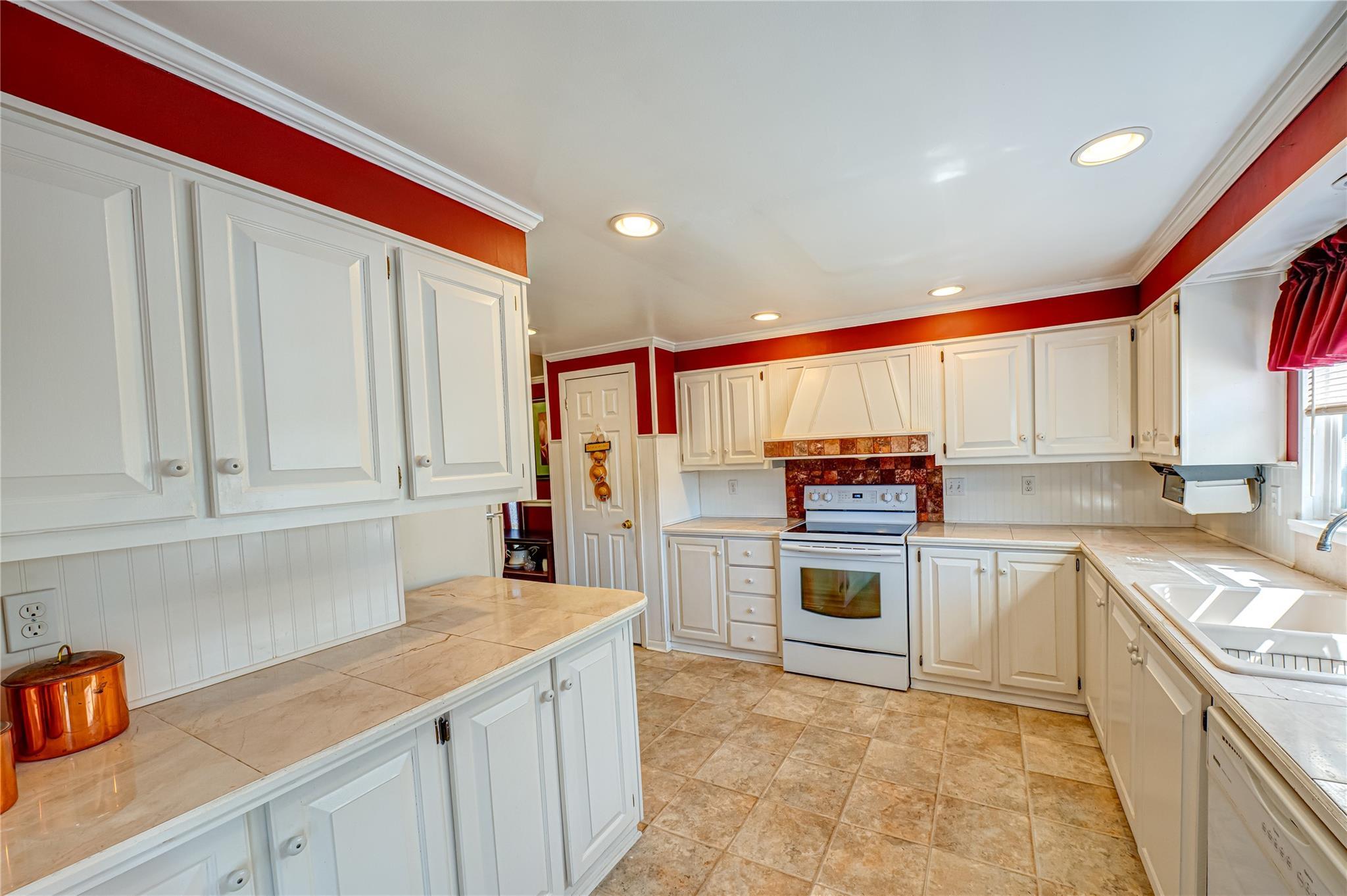 Single Family Middle  Suffolk County, NY 11933, MLS-847031-9