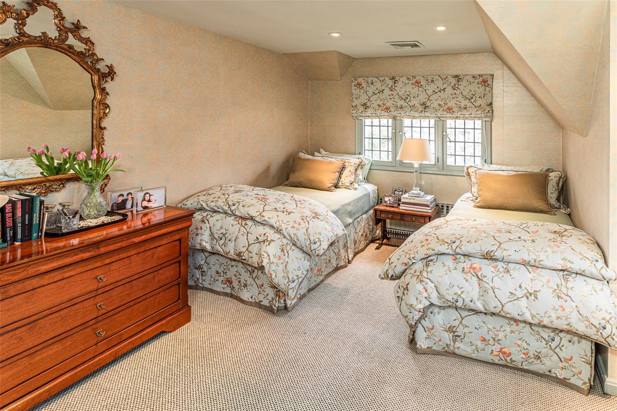 Single Family Studio  Westchester County, NY 10708, MLS-847035-15