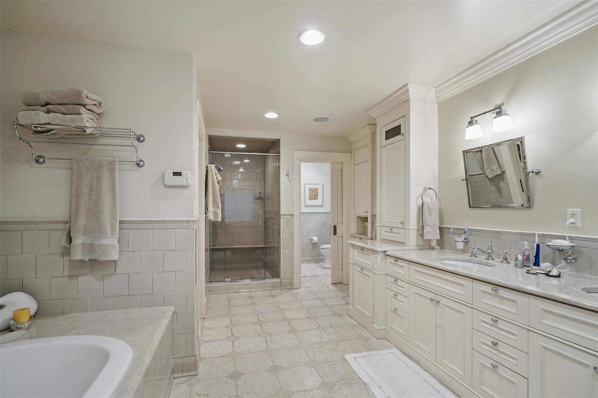 Single Family Eastwoods  Westchester County, NY 10576, MLS-847037-17