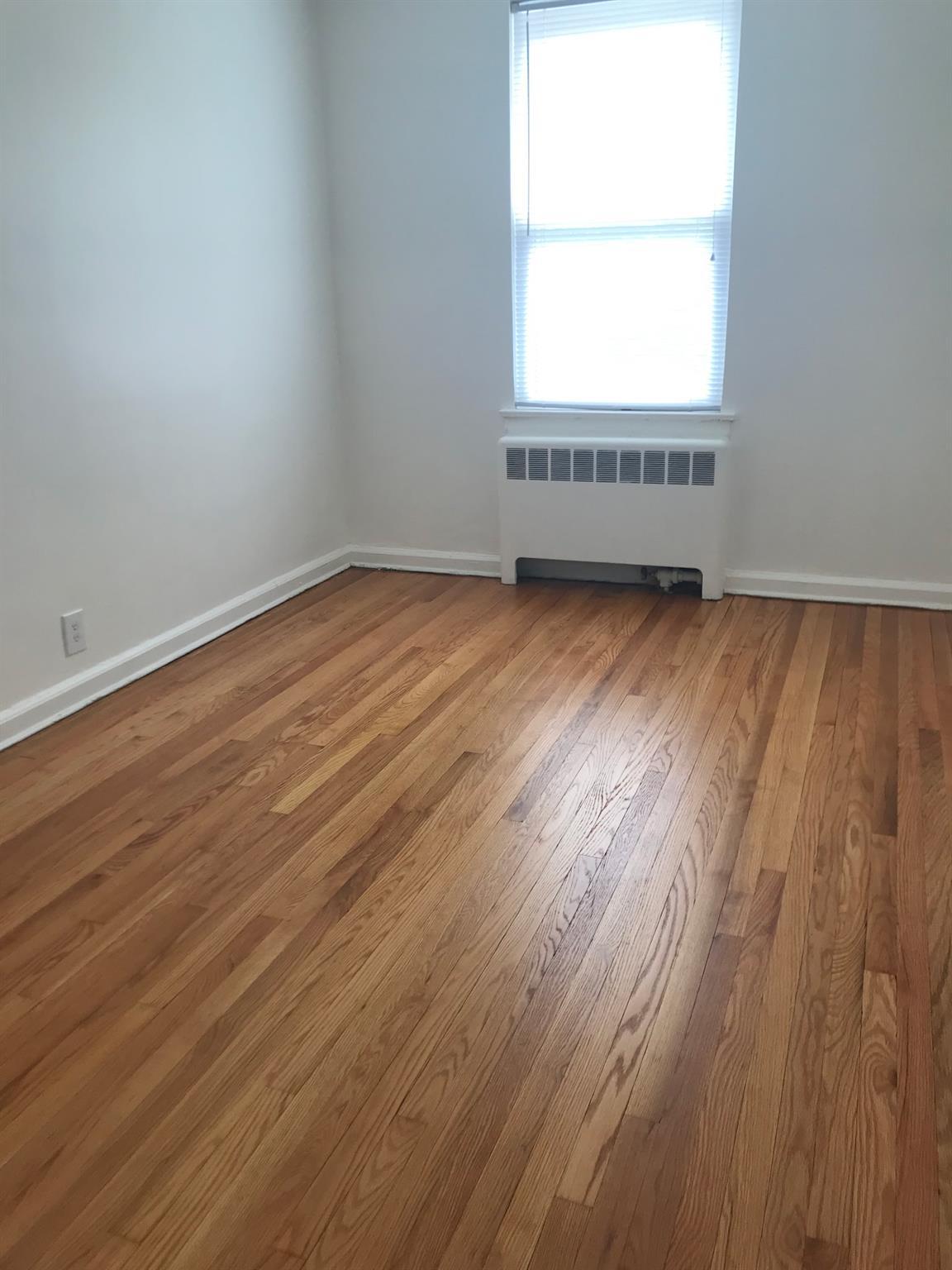 Apartment Neill  Bronx, NY 10462, MLS-847039-8