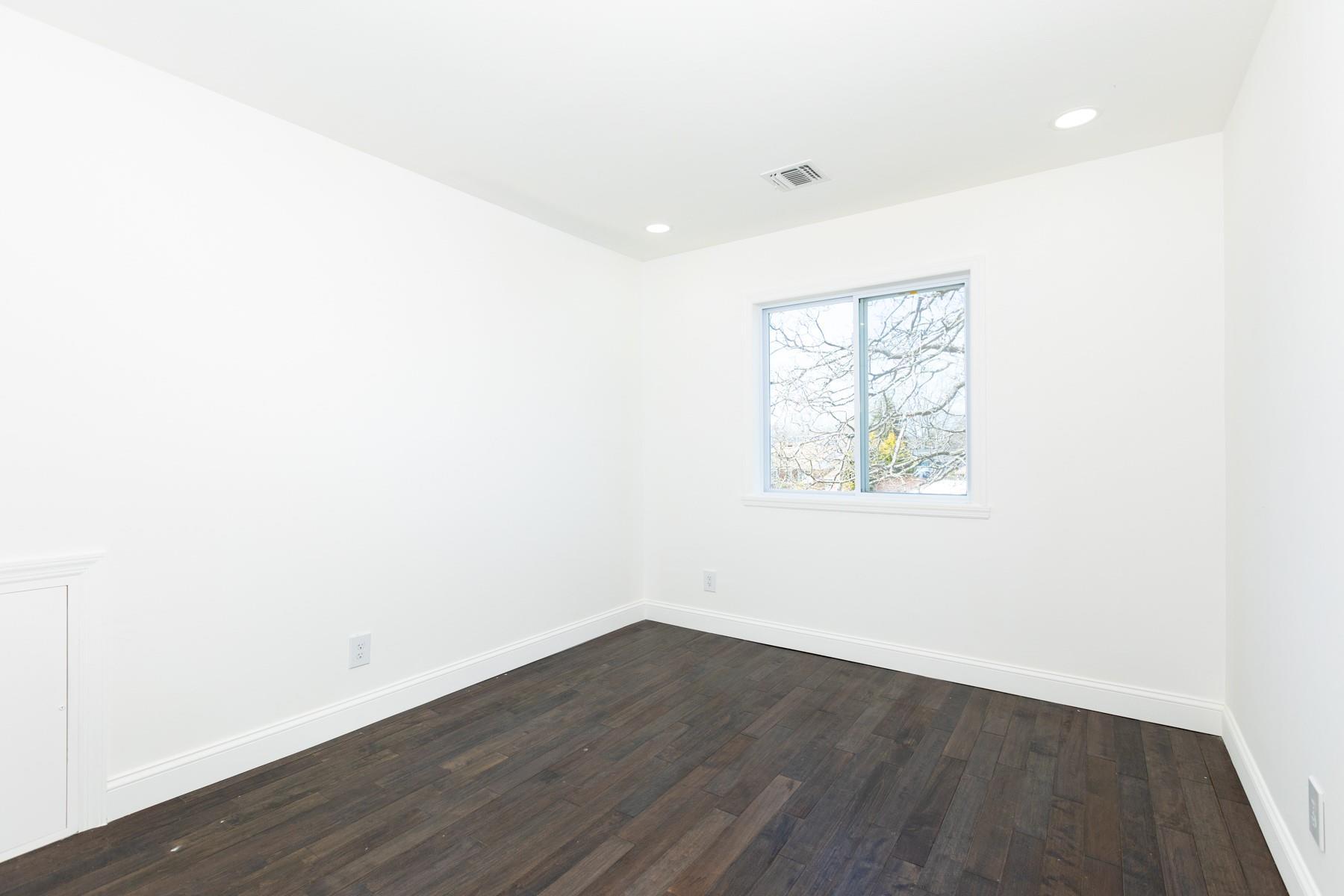 Single Family Melody  Suffolk County, NY 11701, MLS-847094-10