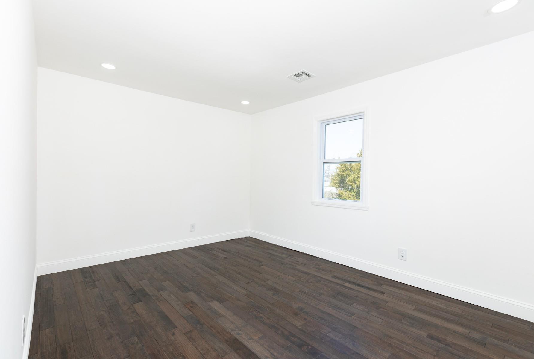 Single Family Melody  Suffolk County, NY 11701, MLS-847094-11