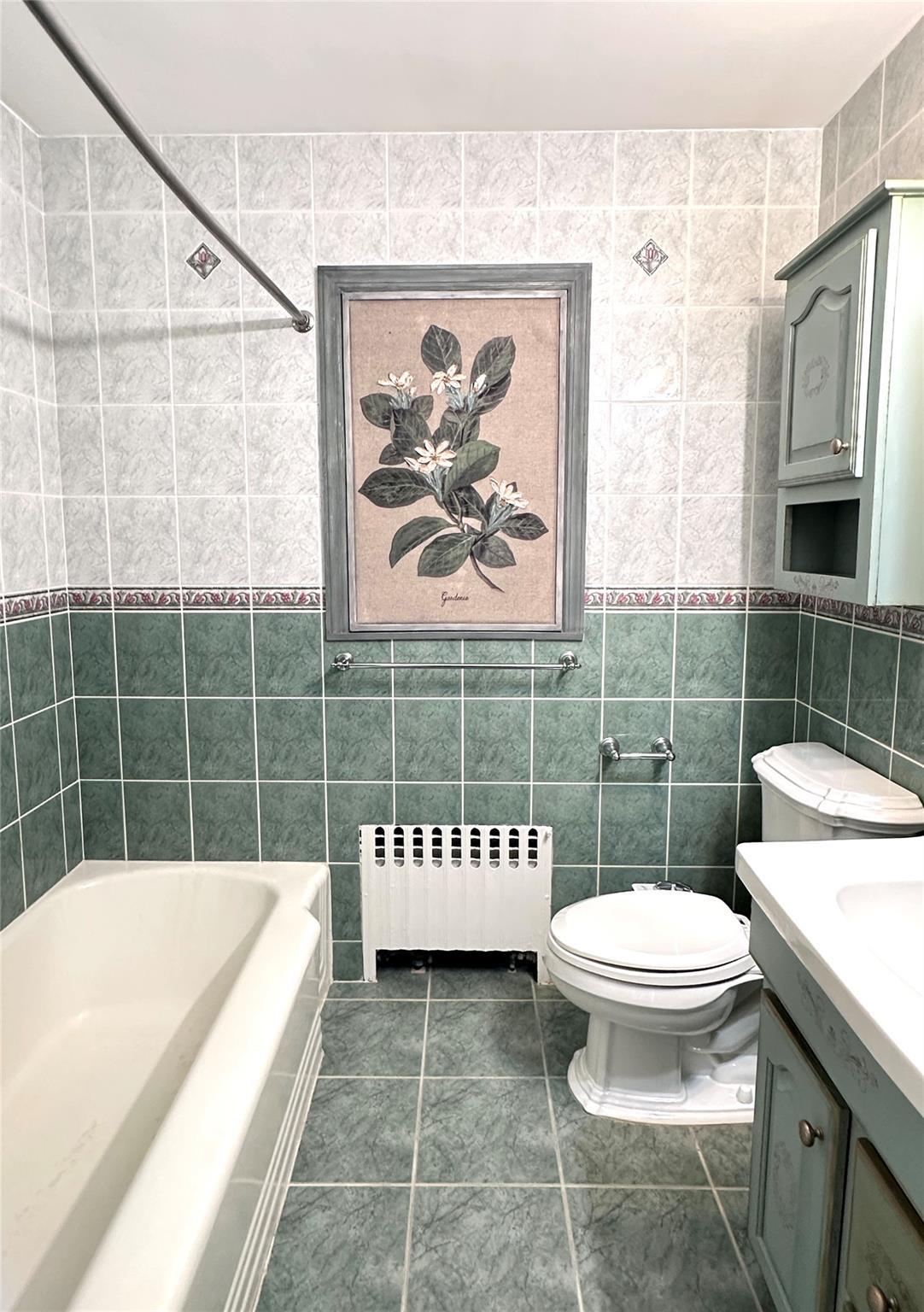 Single Family Crestwood  Suffolk County, NY 11746, MLS-847127-22
