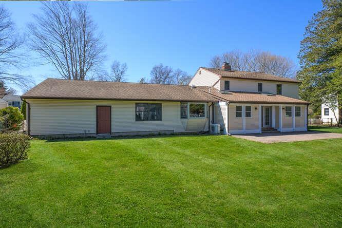 Single Family Crestwood  Suffolk County, NY 11746, MLS-847127-32
