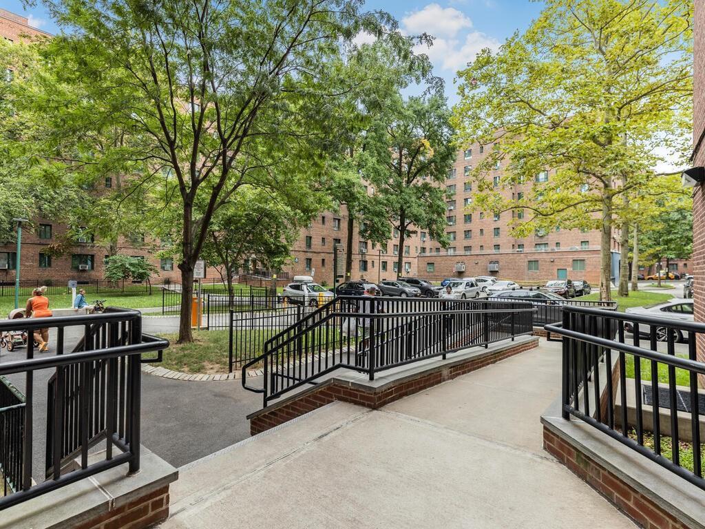 Condo Metropolitan  Bronx, NY 10462, MLS-847151-17