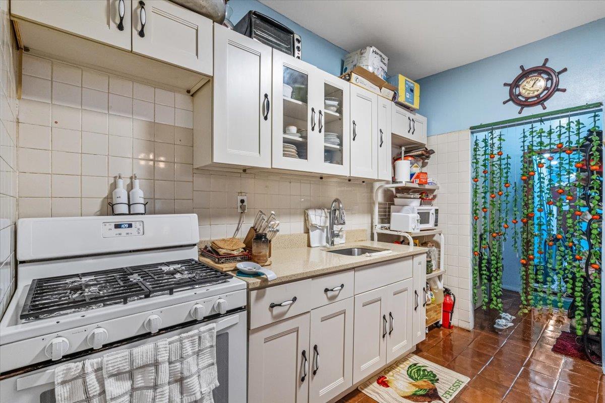 Single Family Hegeman  Brooklyn, NY 11207, MLS-847202-25