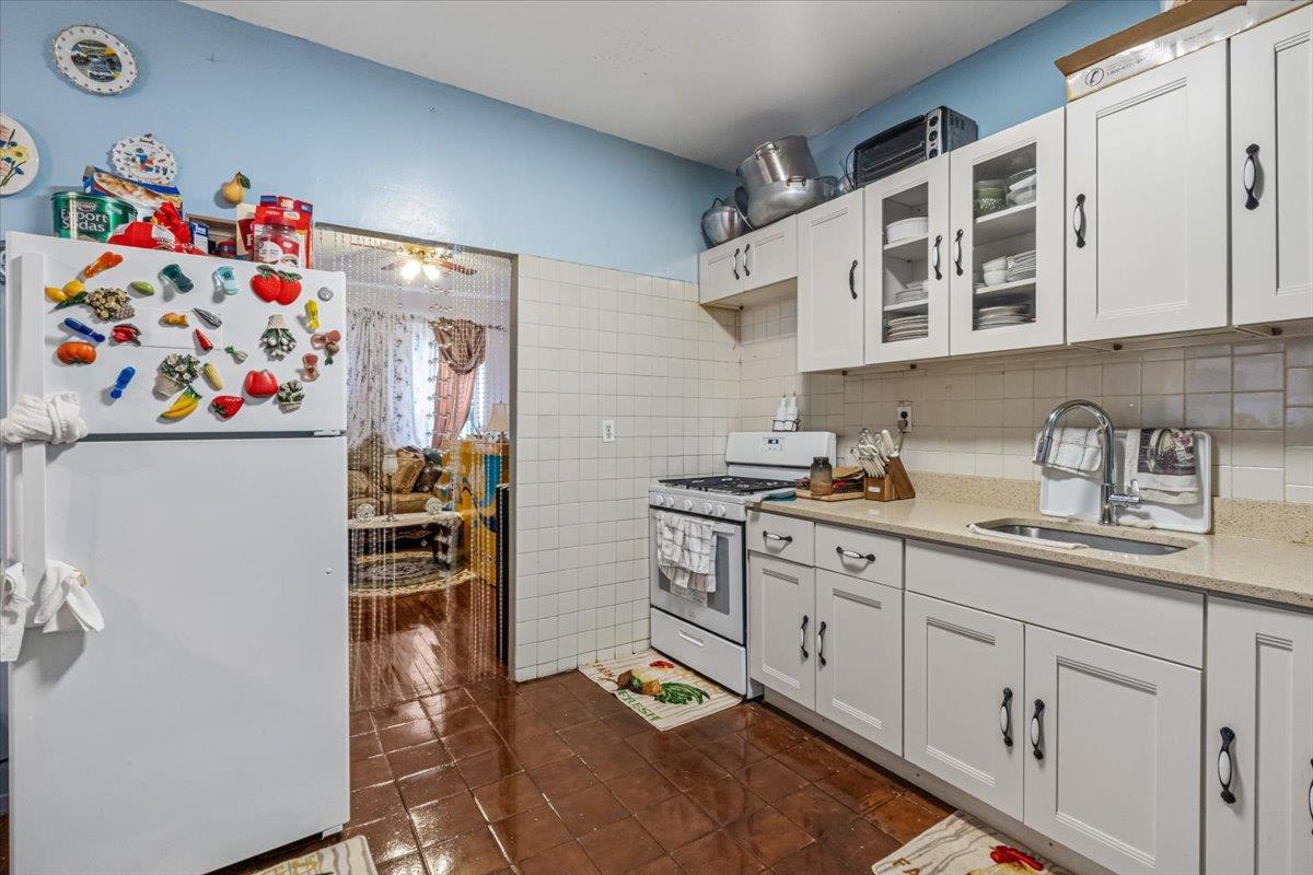 Single Family Hegeman  Brooklyn, NY 11207, MLS-847202-26