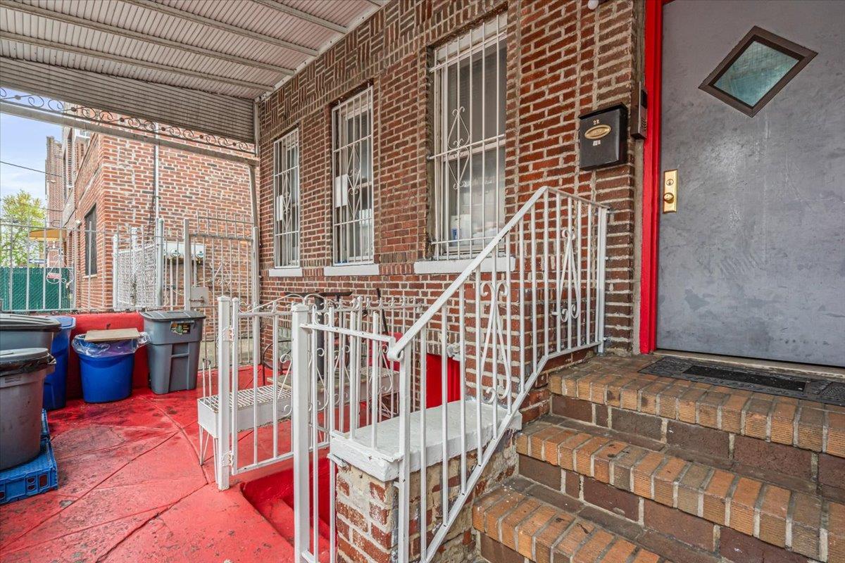 Single Family Hegeman  Brooklyn, NY 11207, MLS-847202-31