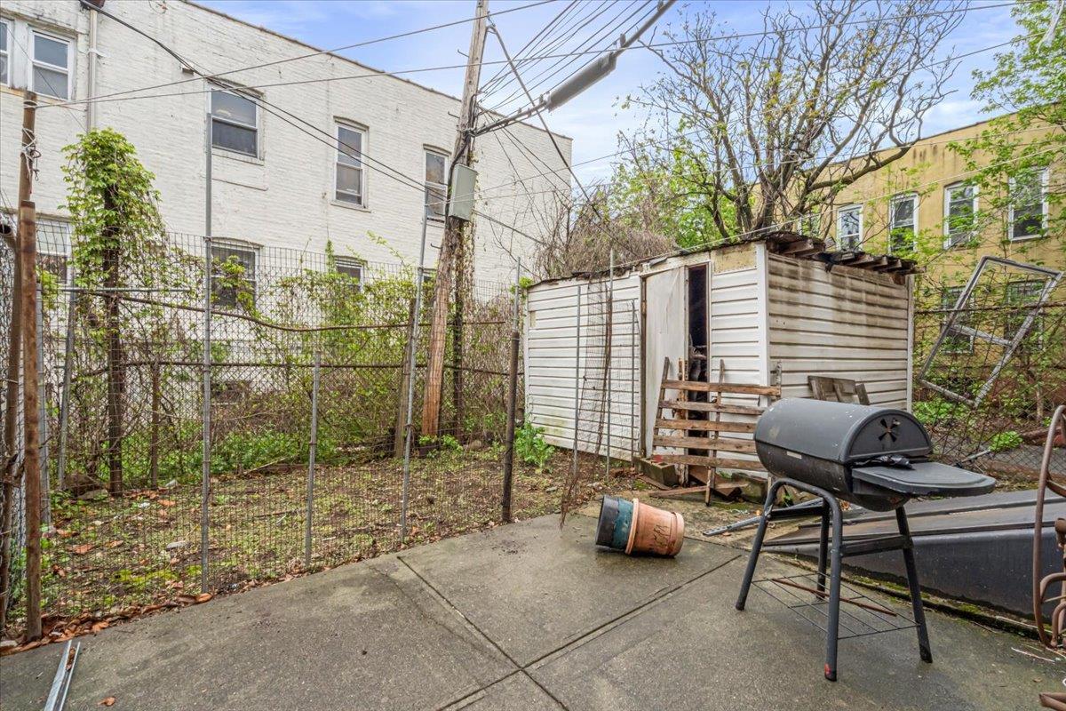 Single Family Hegeman  Brooklyn, NY 11207, MLS-847202-32