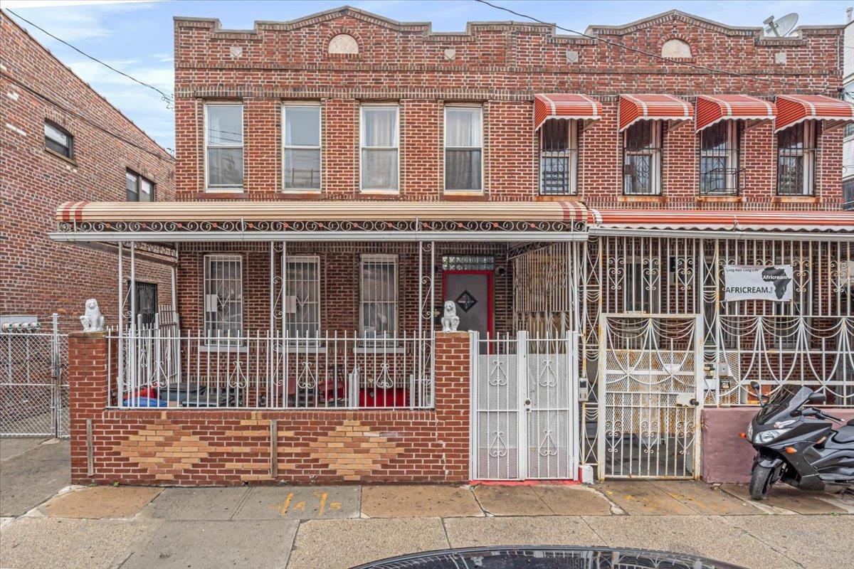 Single Family Hegeman  Brooklyn, NY 11207, MLS-847202-33