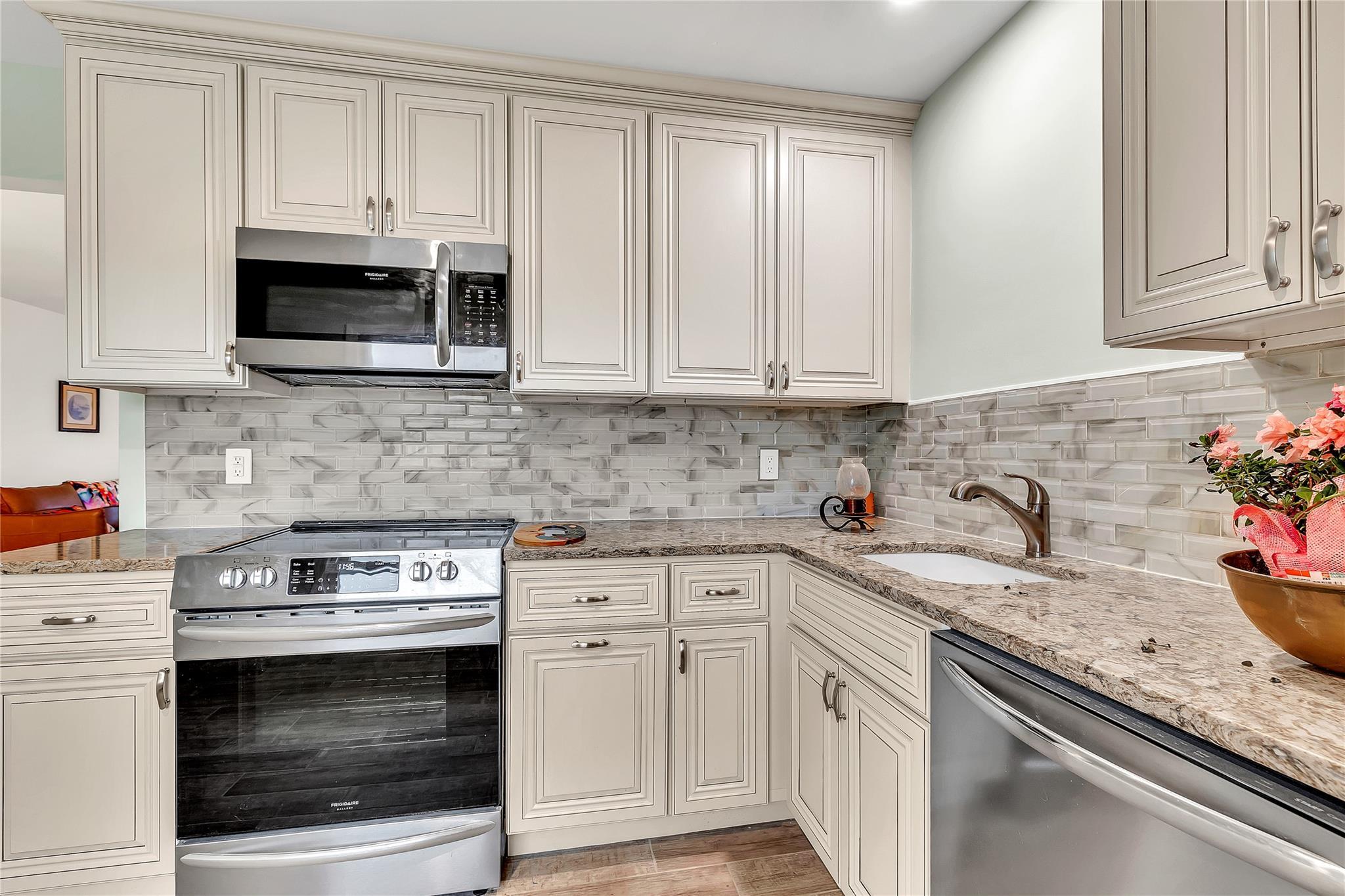 Single Family 2nd  Nassau County, NY 11520, MLS-847203-10