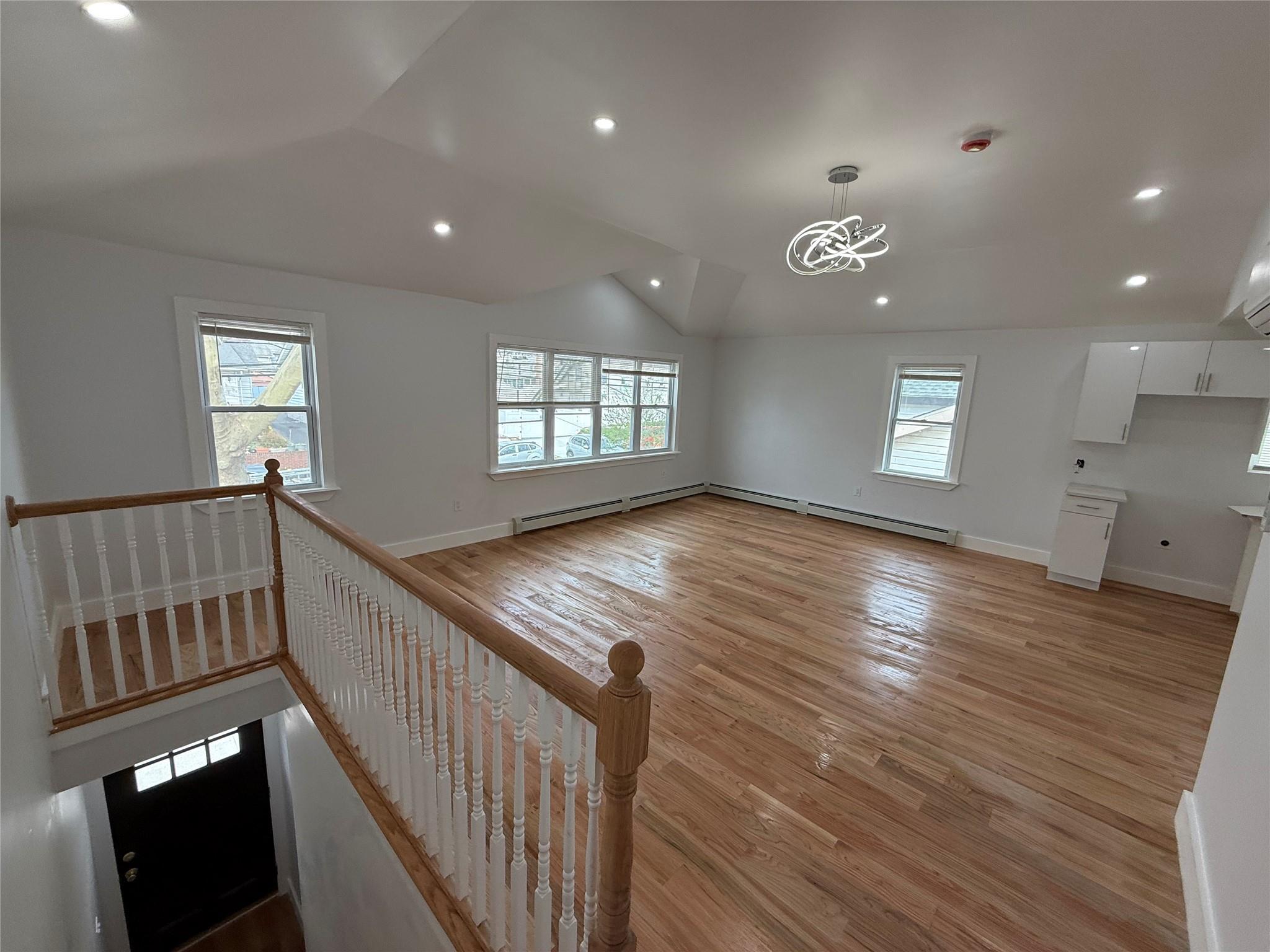 Single Family Murdock  Bronx, NY 10466, MLS-847315-20