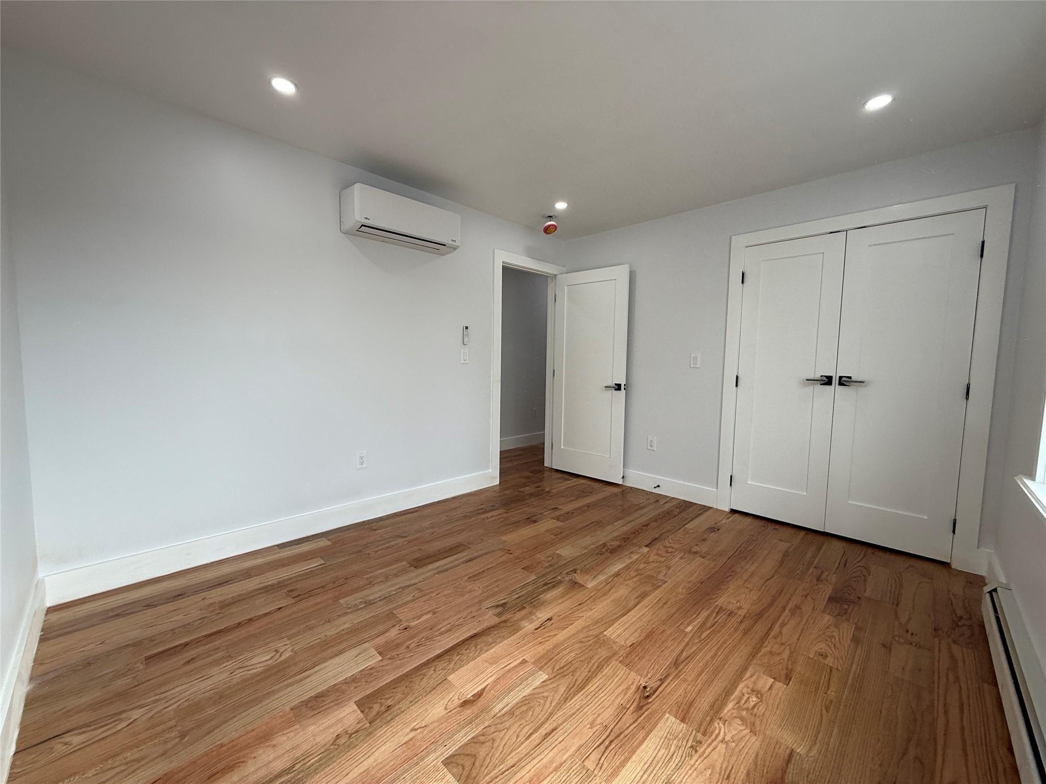 Single Family Murdock  Bronx, NY 10466, MLS-847315-21