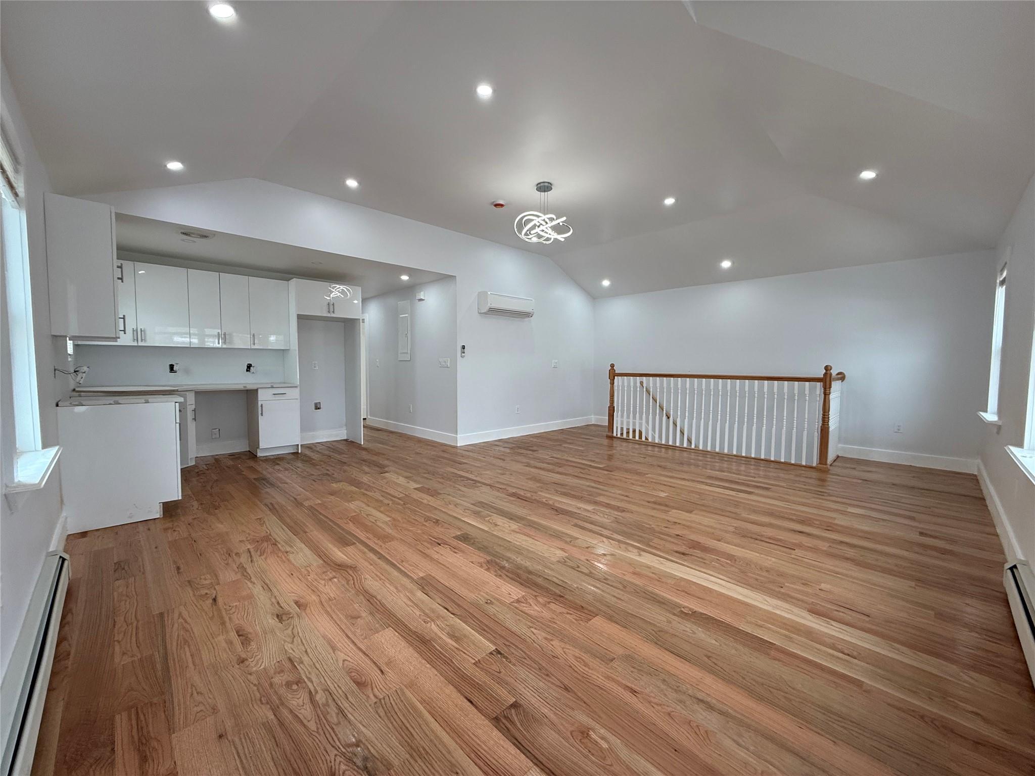 Single Family Murdock  Bronx, NY 10466, MLS-847315-7