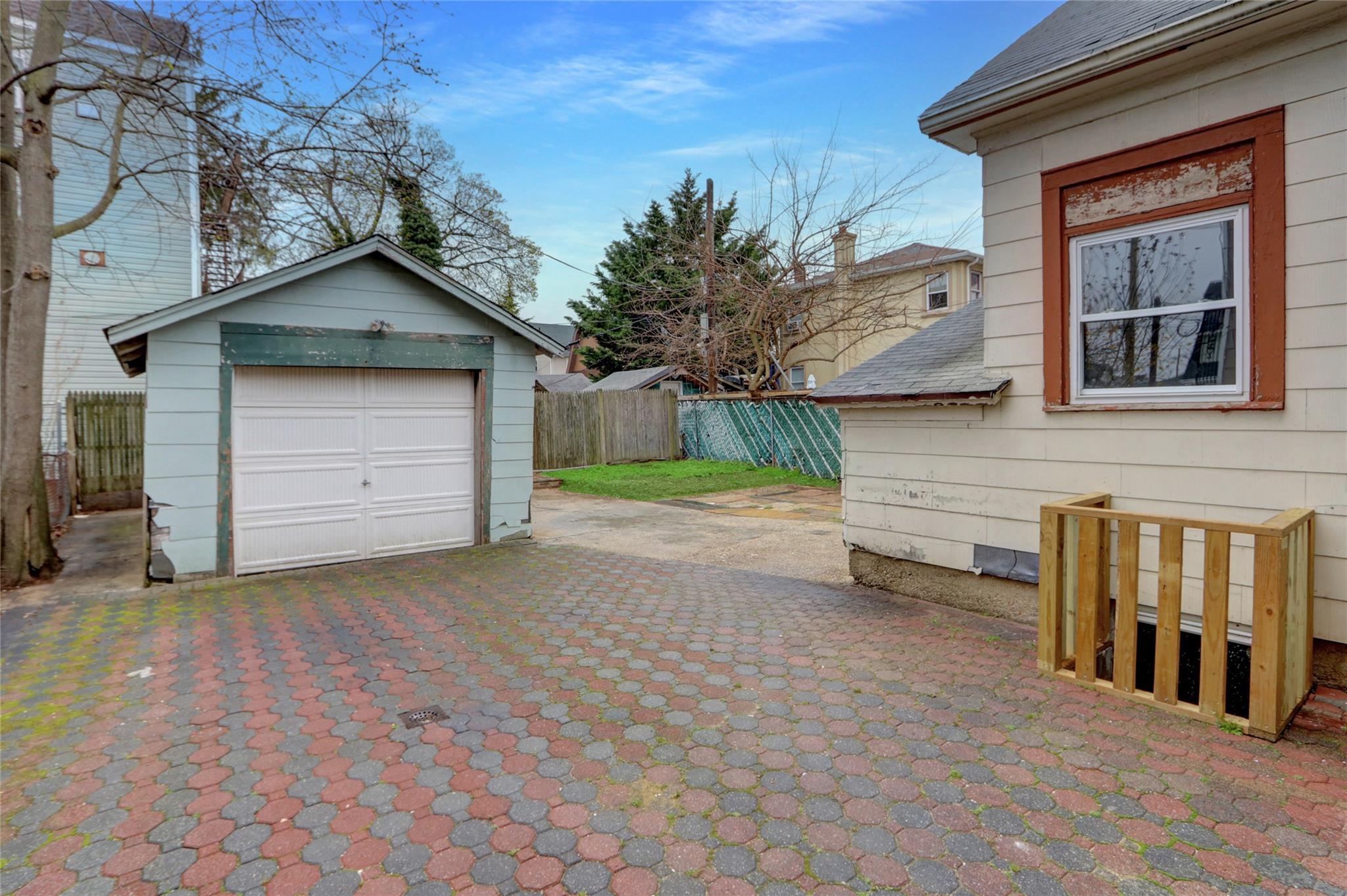 Single Family Hewlett  Nassau County, NY 11550, MLS-847316-16