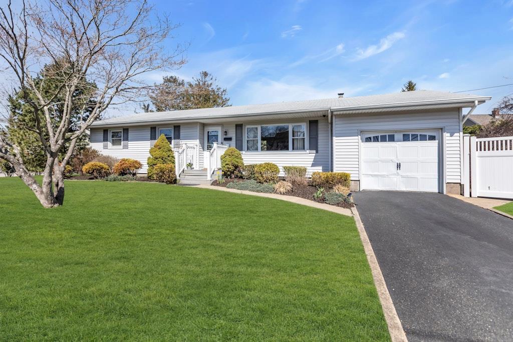 Single Family Richlee  Suffolk County, NY 11715, MLS-847326-2