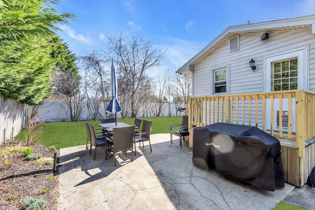 Single Family Richlee  Suffolk County, NY 11715, MLS-847326-28