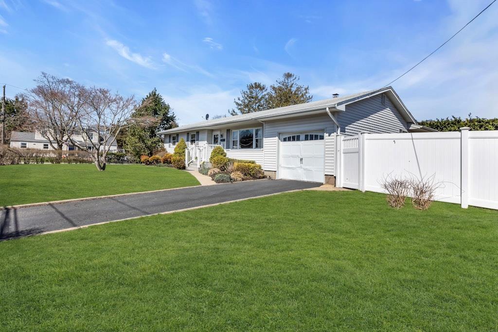 Single Family Richlee  Suffolk County, NY 11715, MLS-847326-3
