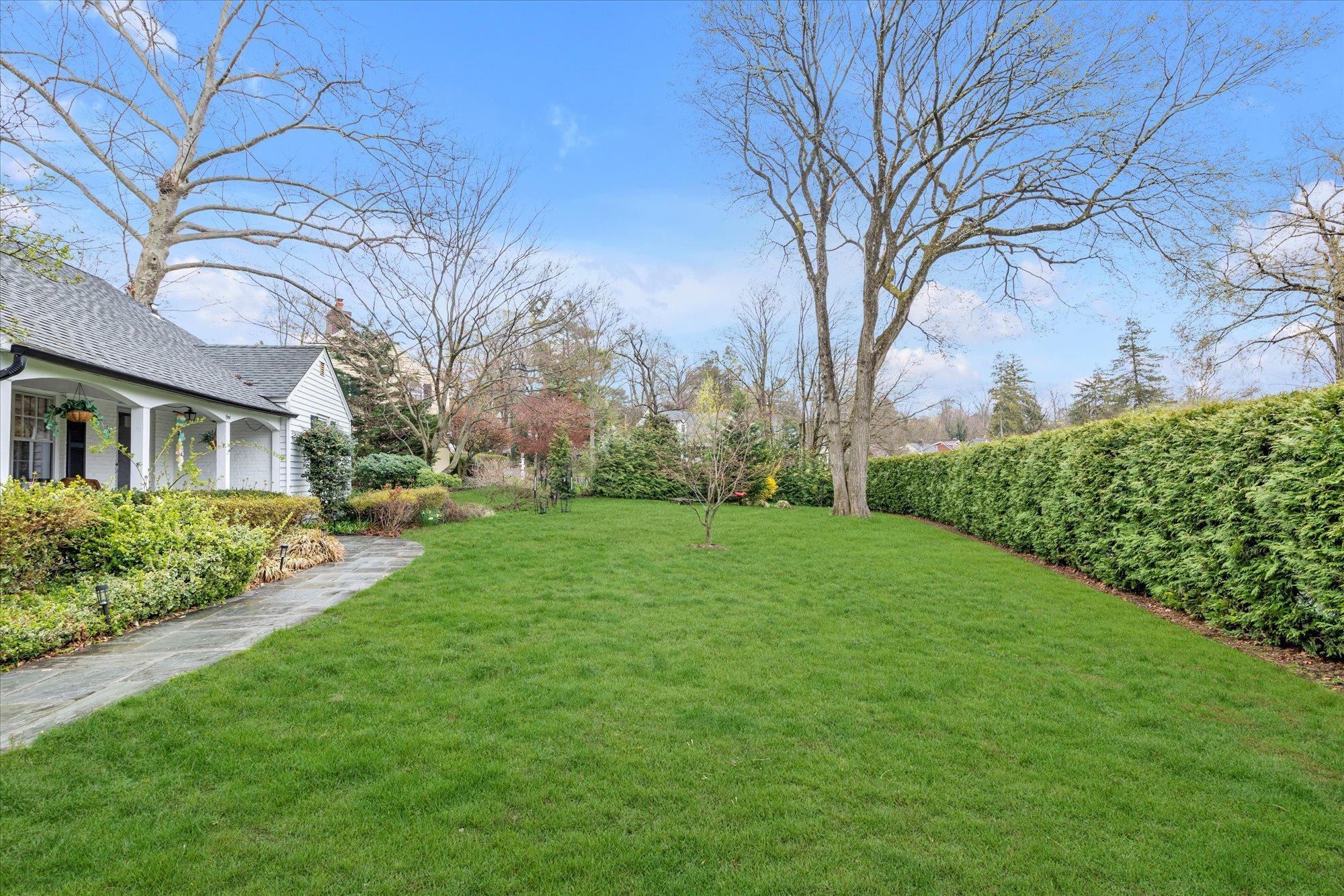 Single Family Longview  Nassau County, NY 11050, MLS-847347-17