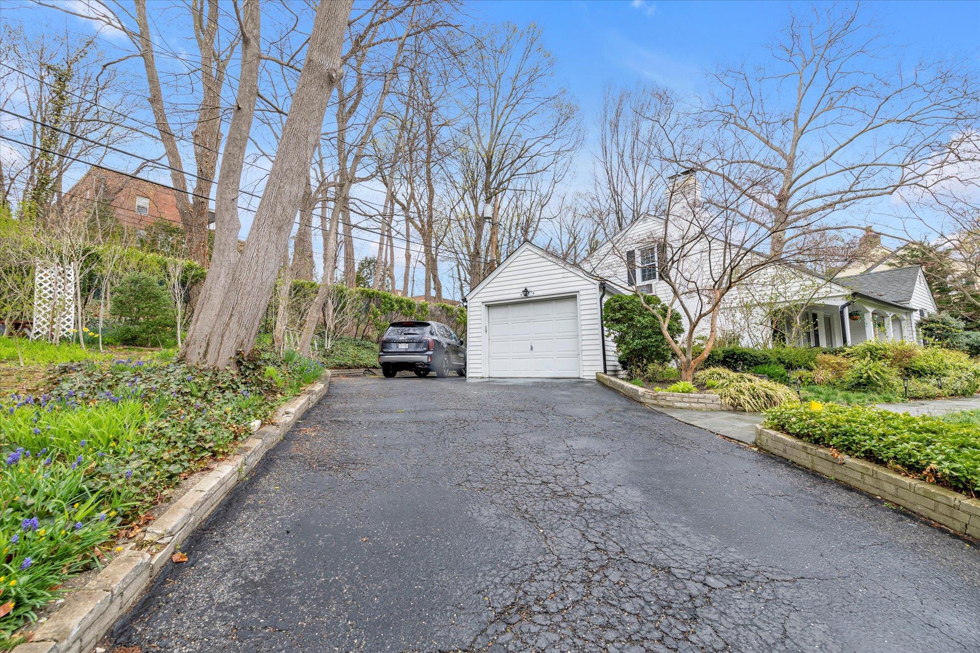 Single Family Longview  Nassau County, NY 11050, MLS-847347-18