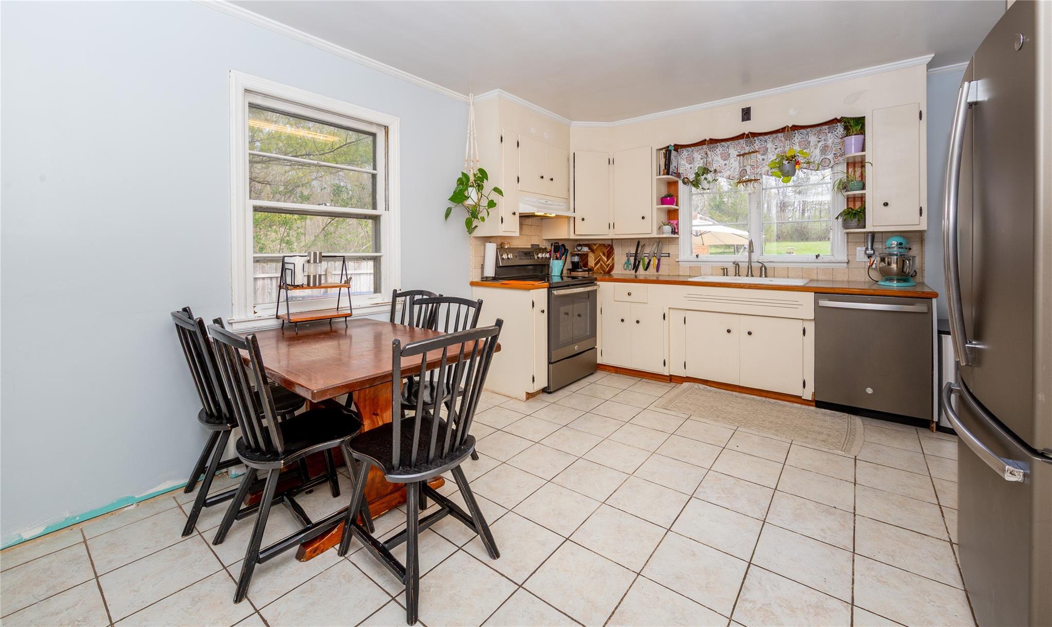 Single Family Hillside  Dutchess County, NY 12594, MLS-847366-12